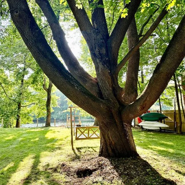 Family Lake House Waterfront, ξενοδοχείο σε Saugerties