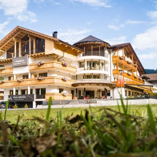 Hotel Arkadia - "Adults Only", hotel in Corvara in Badia