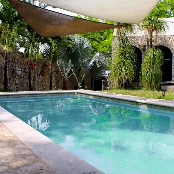 Hotel Boutique Canto De Piedra, hotel u gradu Tamasopo