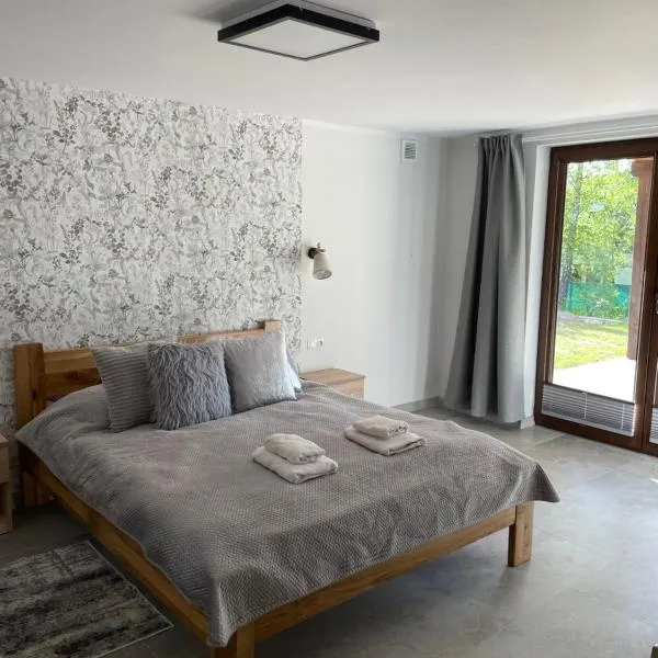 Apartament Malinowe Wzgórze, hotel in Krzeszna