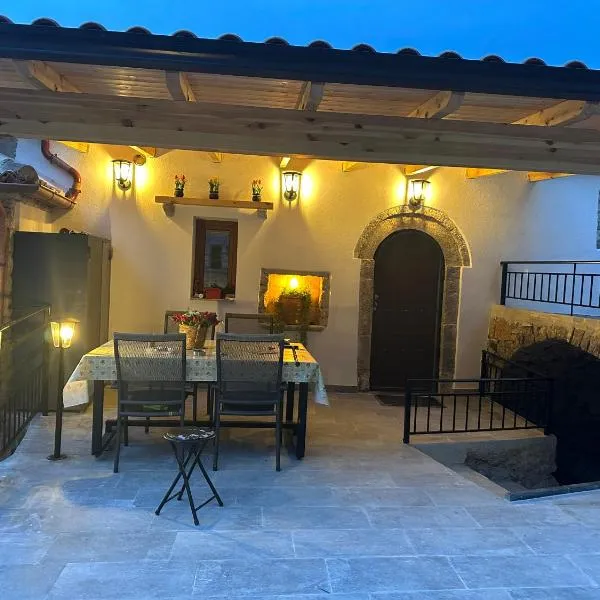 Ana & Angelo House Vuno Himare, hôtel à Vuno