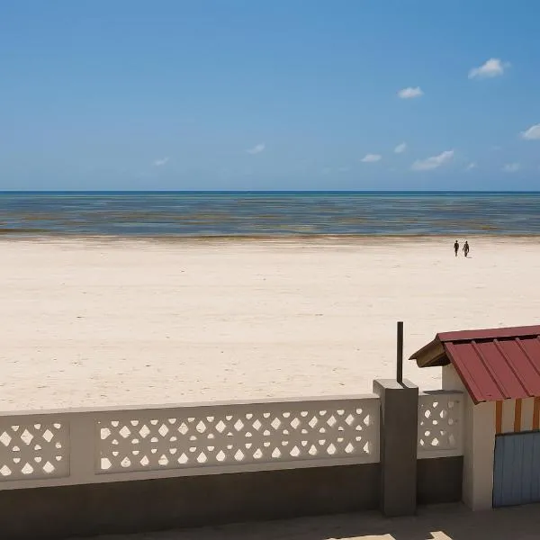 Ocean View Beachfront 2BR Apartment - Uroa, Zanzibar -Free Airport Pickup, hotel v destinácii Uroa