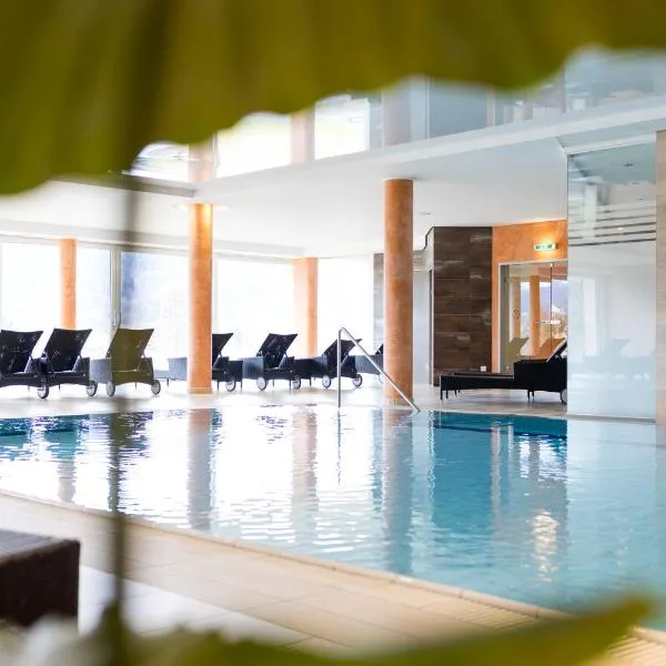 Seehotel Süd by S4Y，位于沃尔特湖畔韦尔登的酒店