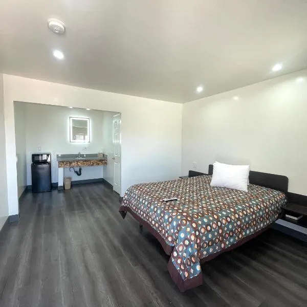 Newport Bay Inn, ξενοδοχείο σε Κόστα Μέσα