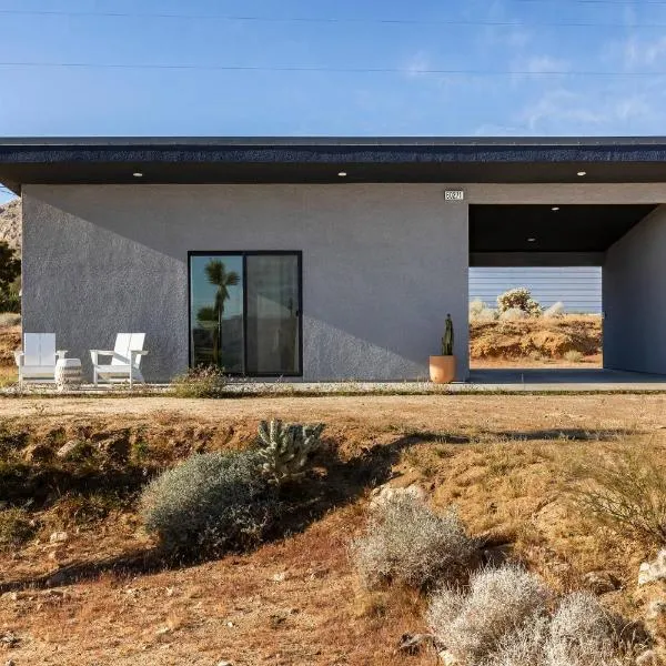 modern casita | Joshua Tree tiny home，位于约书亚树的酒店