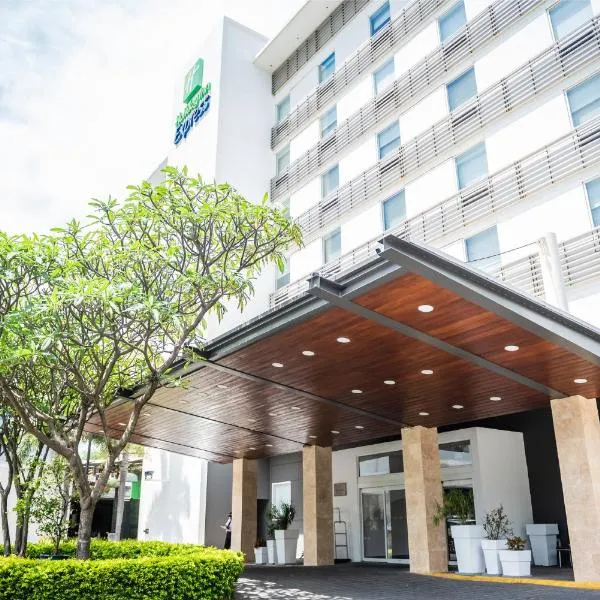 Holiday Inn Express Managua by IHG, hotel di Managua