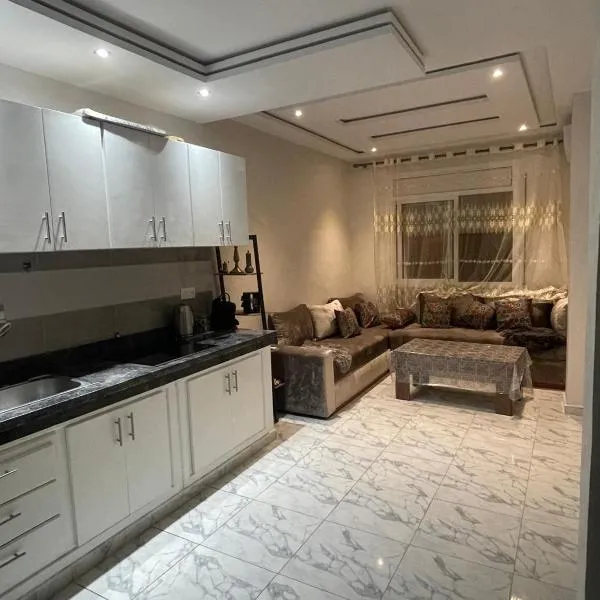 Appartement climatisé avec balcon proche plage โรงแรมในซาอิเดีย