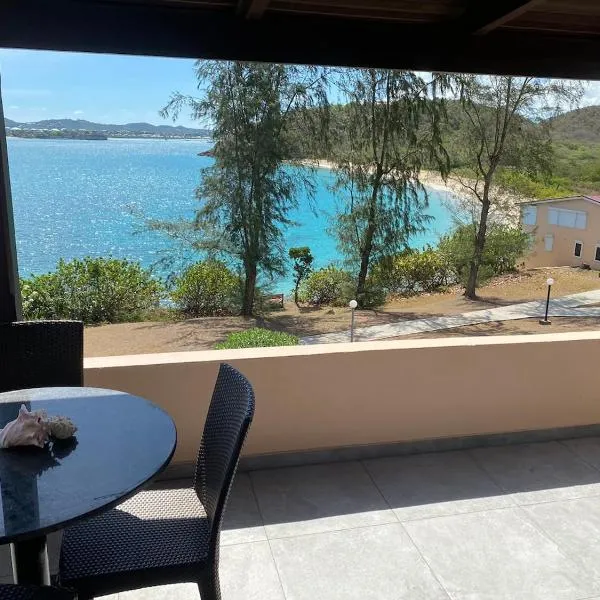 Breezes & Views, hotelli kohteessa Saint Johnʼs