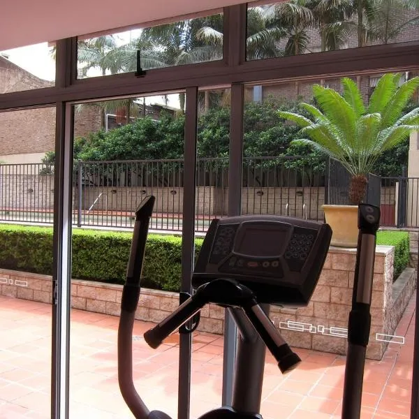 Oxford St Apartment with Gym Spa Pool, hôtel à Sydney