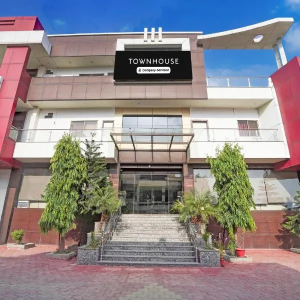 Super Townhouse Lalghati Near Airport, hotel in Bhopal