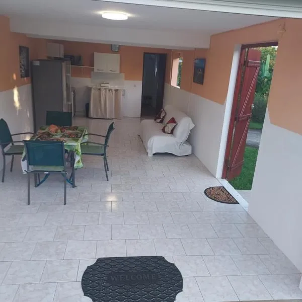 Résidence Prune café, Hotel in Le Moule