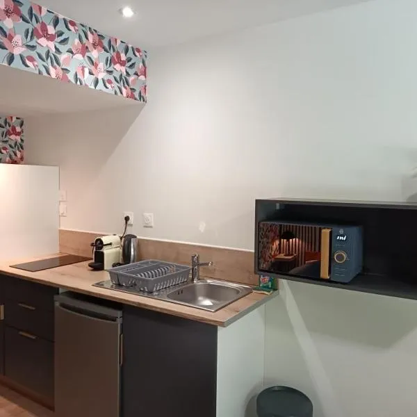 Les Chalets d'Arlos, hotel in Arlos