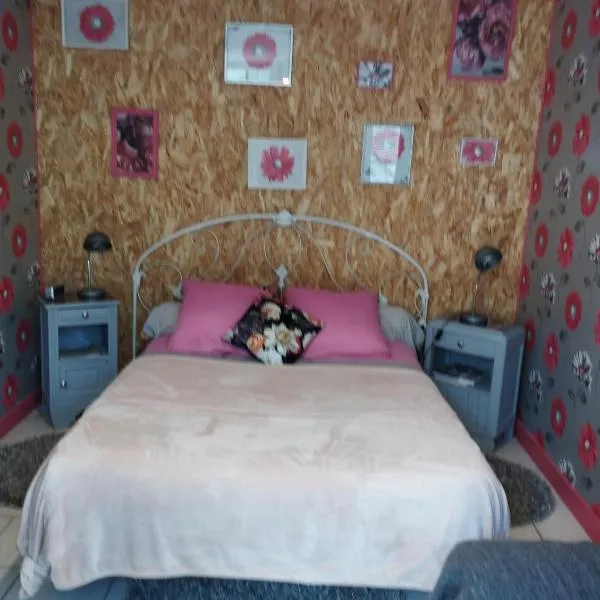 Chambre agréable au fond du jardin, hotel in Sancoins