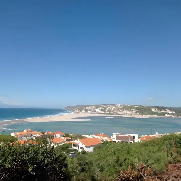 Pipo People House - Óbidos, ξενοδοχείο σε Casais do Rio