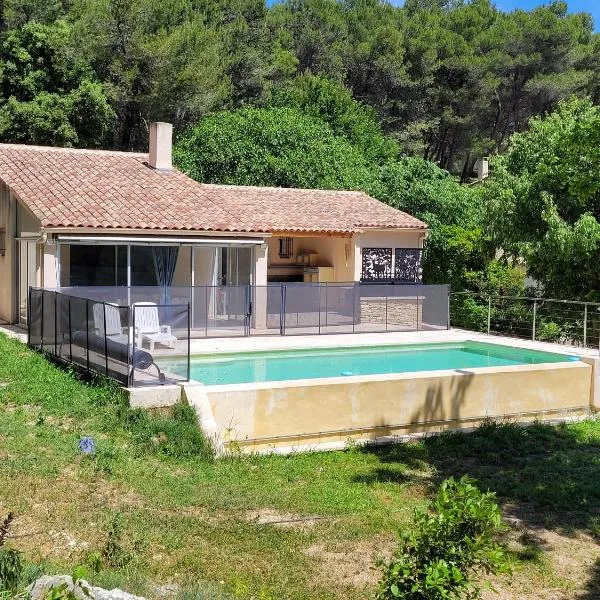 Gîte Chrysalide du Luberon, hotel v destinaci Cheval-Blanc