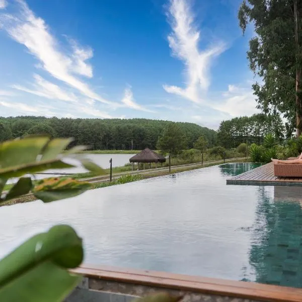 Virá Charme Resort、Fernandes Pinheiroのホテル