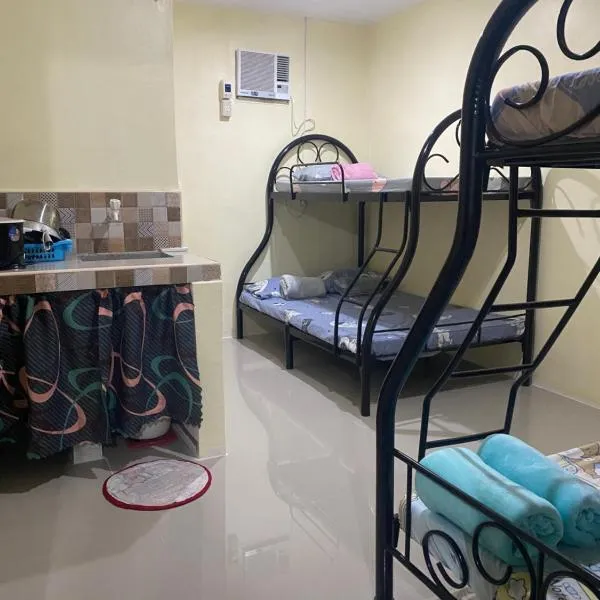 Leonisa Transient House โรงแรมในมาริเวเลส