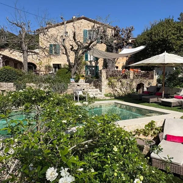 レ ロゼ（Les Rosées）、ムージャンのホテル