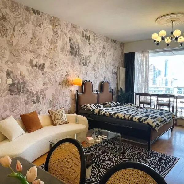 Beijing City center - Family suite with Queen bed, hotel in Beijing