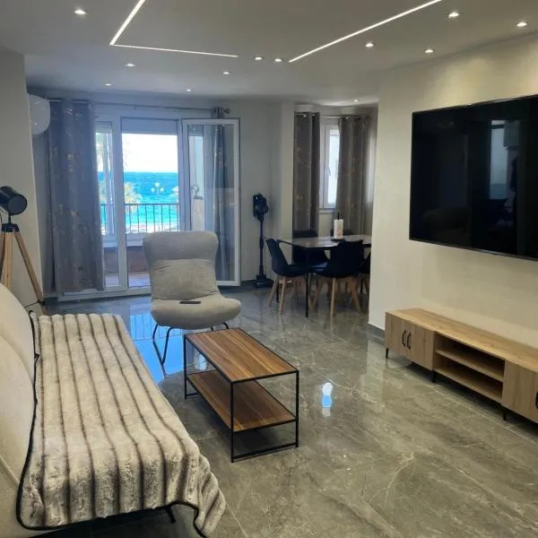 Appartement Luxe & design Vue mer sur la Promenade des Anglais, hotel v Nice