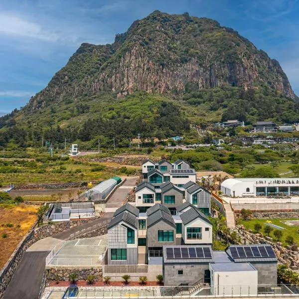 Masion Sanbang Jeju，位于西归浦市的酒店