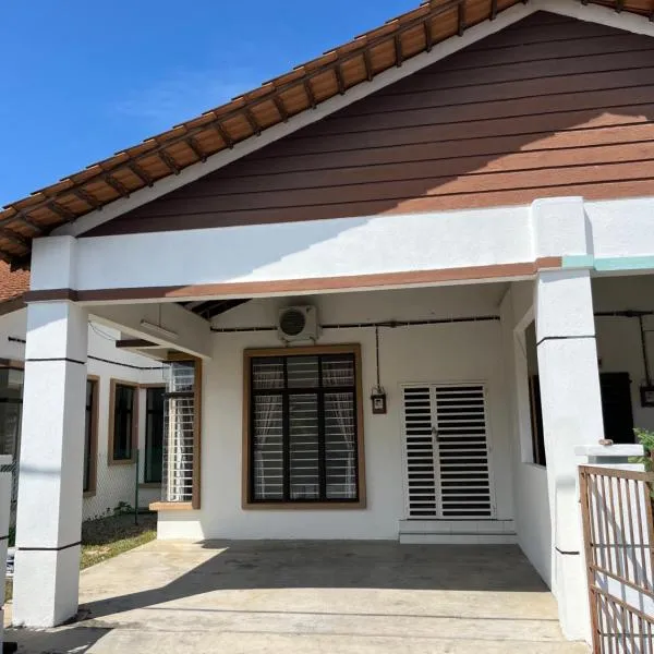 Rumah Armand Masjid Tanah Ria 3 , 4BR Fully Aircond Masjid Tanah Melaka, Hotel in Masjid Tanah