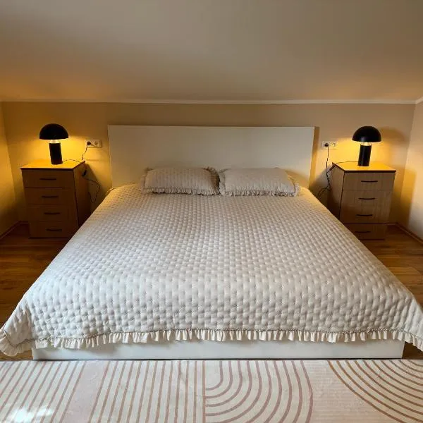 Po Beržu, hotel en Molėtai