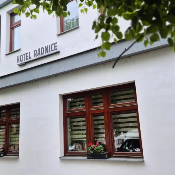 Hotel Radnice Dobrovice, hotell sihtkohas Dobrovice