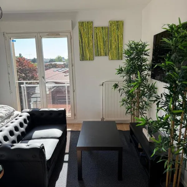 Home Nature et Design, hotel v destinaci Courcouronnes