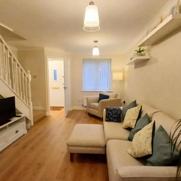 Modern and cosy home near Cardiff, hotell sihtkohas Caerphilly