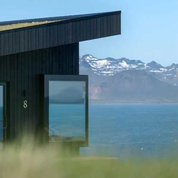 Peninsula Suites, hotel in Hellnar