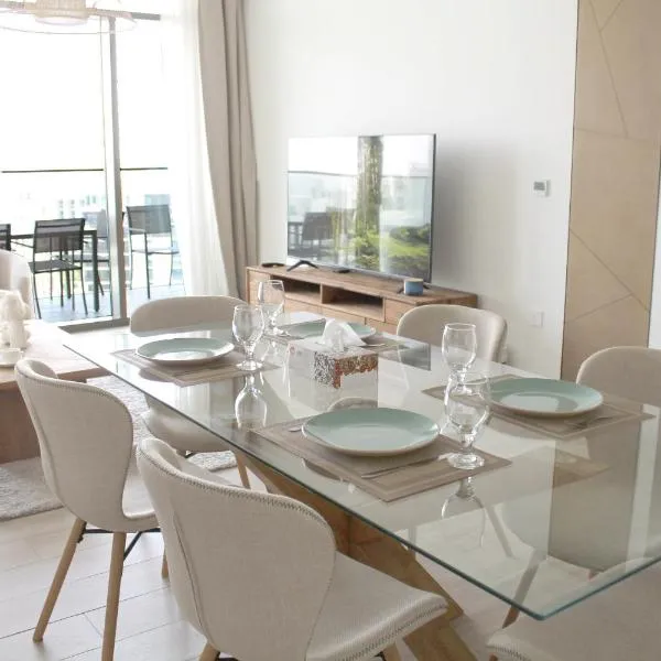 Palace Residences luxurious 2 bedroom with breathtaking views, ξενοδοχείο στο Ντουμπάι