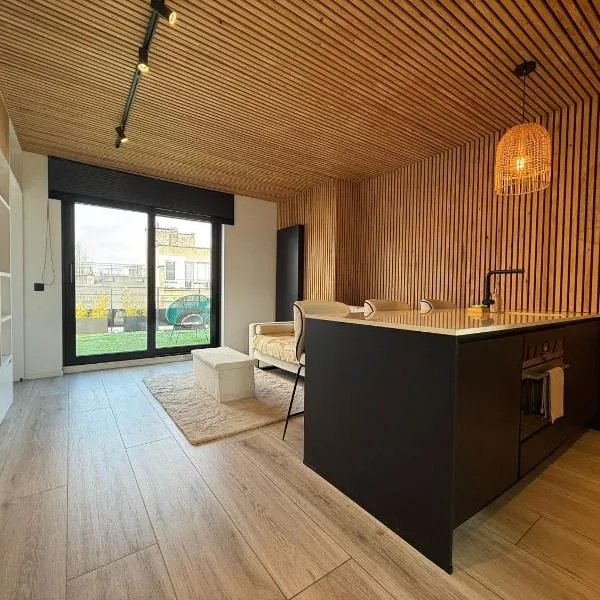 Stylish Penthouse in BXL with 2 Panoramic Terraces, hotel in Brussels