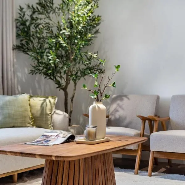 Japandi Mountain Escape, hotel in Khor Fakkan