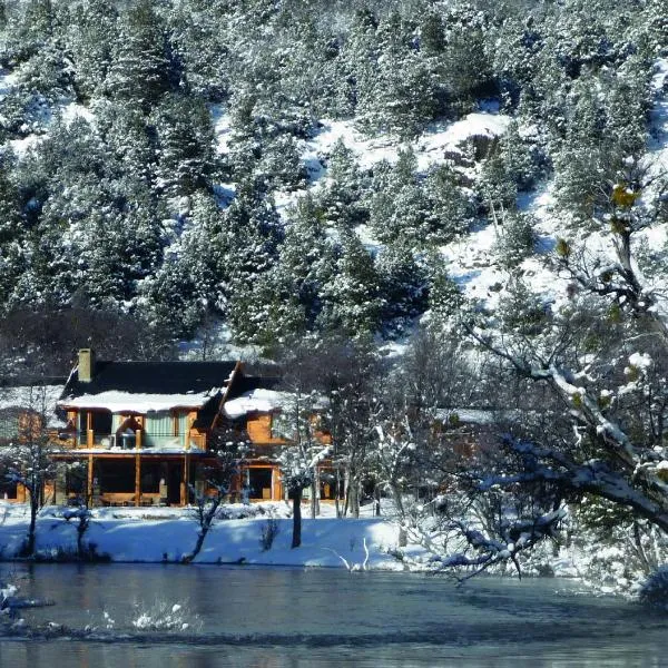 Rio Hermoso Hotel De Montaña, hotel a San Martín de los Andes