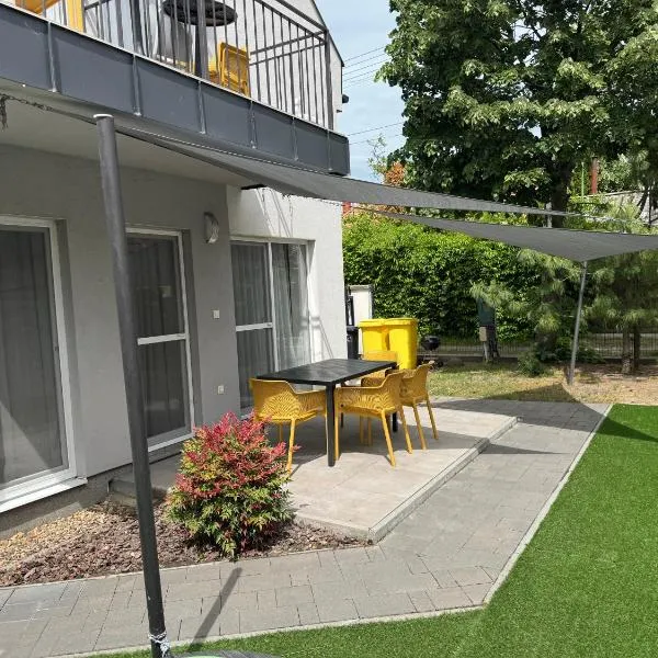 Silver Lelle Apartman Balatonlelle, hotel in Balatonlelle