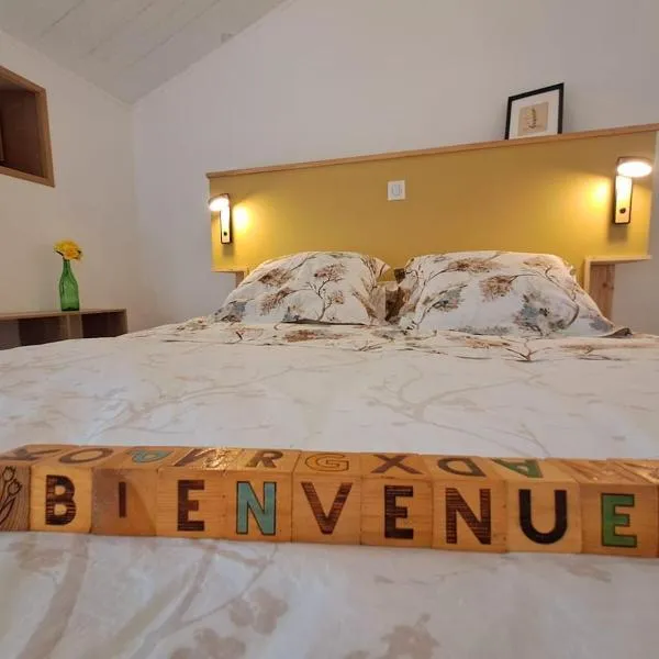 studio voulmentin, hôtel à Saint-Clémentin