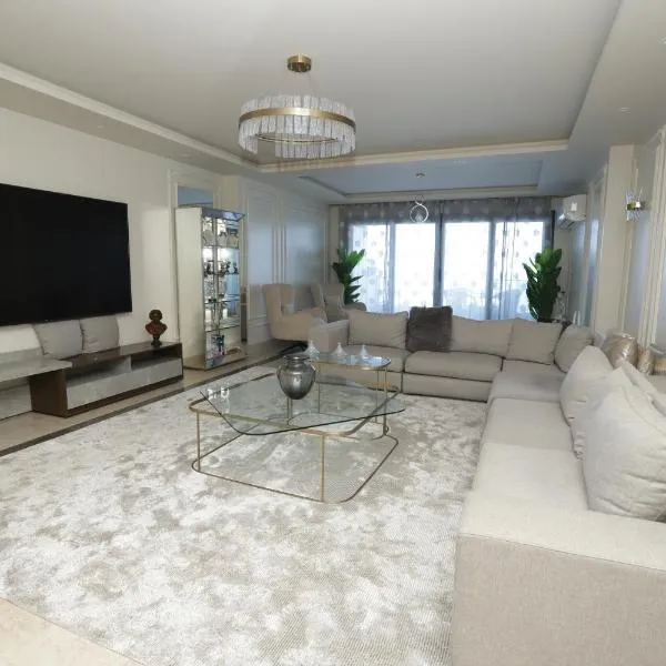 Irama House -Luxury Sea View Apartment- أهلاً إسكندرية, Hotel in Alexandria
