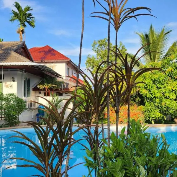 Nuch's Apple Guest House, hotel v mestu Si Bun Ruang