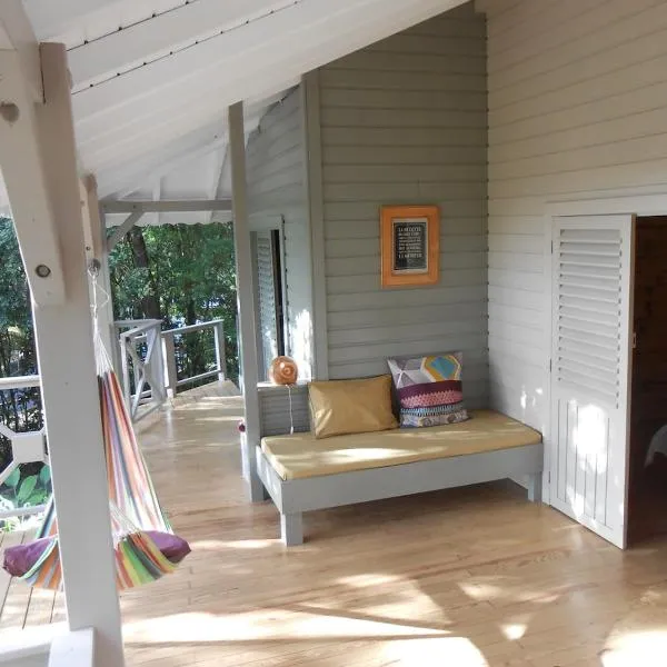 Nati Lodge - Bungalow Guadeloupe, hotel in Bouillante