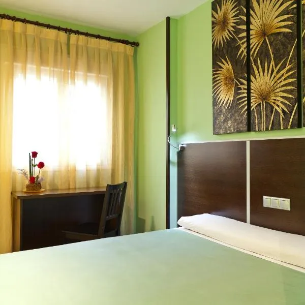 Hostal Avenida Barajas, hotel in Madrid