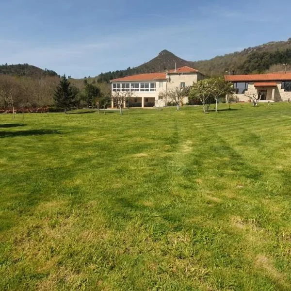 Palleira da Meiroá, hotel v destinaci Esgos