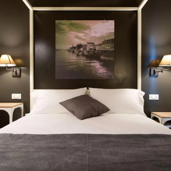 Hotel B&B il Mosaico，位于西尔米奥奈的酒店