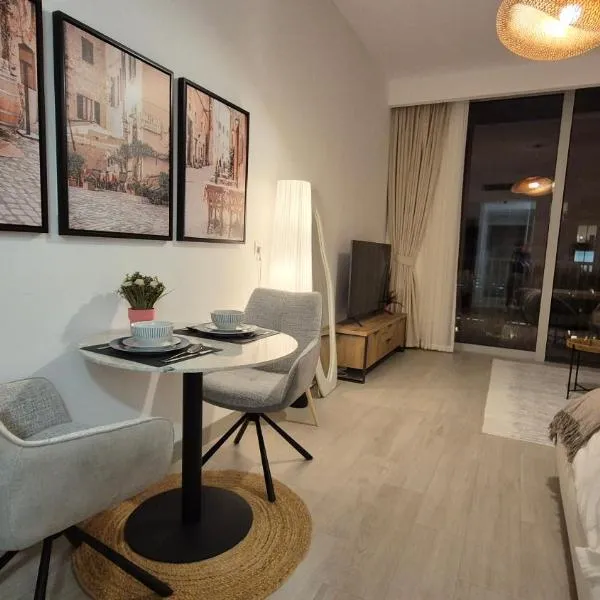 Deluxe Studio - Stylish & Cosy in Luma22, hotel v Dubaji