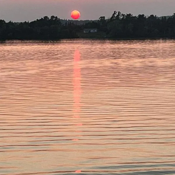 Rice Lake Retreat, hotel in Roseneath