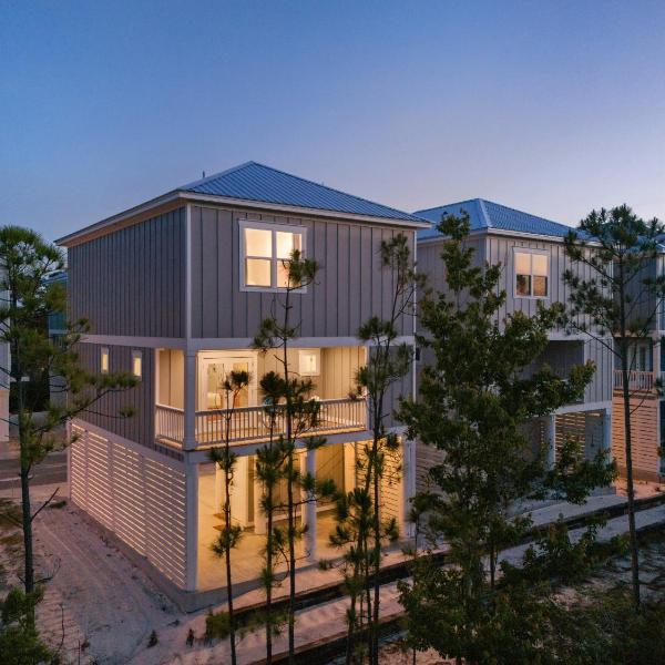 Salty Shells - Spacious 3 Bedroom, 4 Bathroom Retreat in Orange Beach Just Steps from the Sand