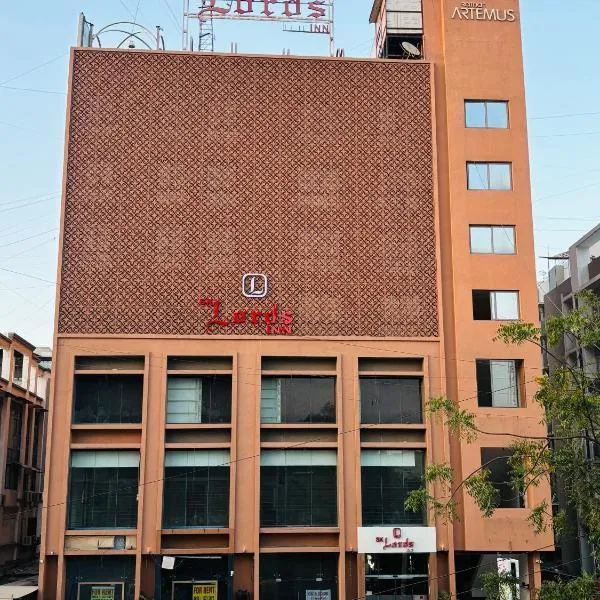 SK Lords Inn Ahmedabad，位于艾哈迈达巴德的酒店