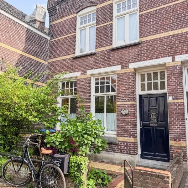 Sfeervolle vooroorlogse woning nabij centrum、アイントホーフェンのホテル