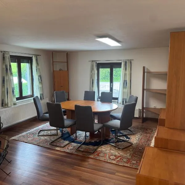 suites11 com - contactless check-in, hotel in Schlüßlberg