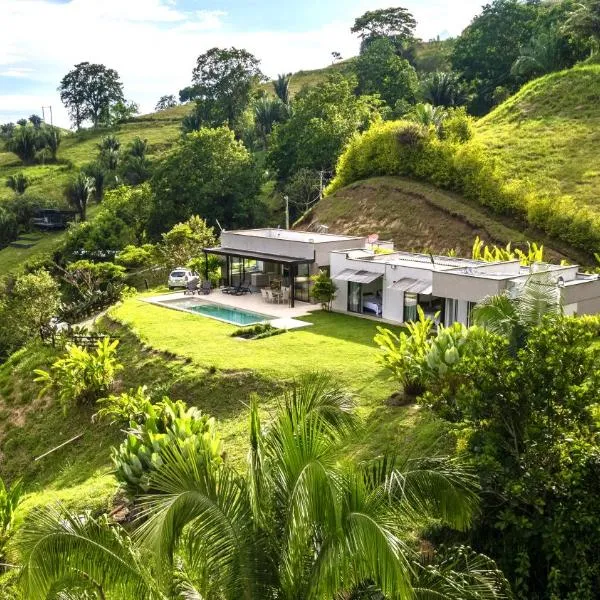 Modern Villa Surrounded by Nature with Pool and Stunning View, hotel in La Tebaida